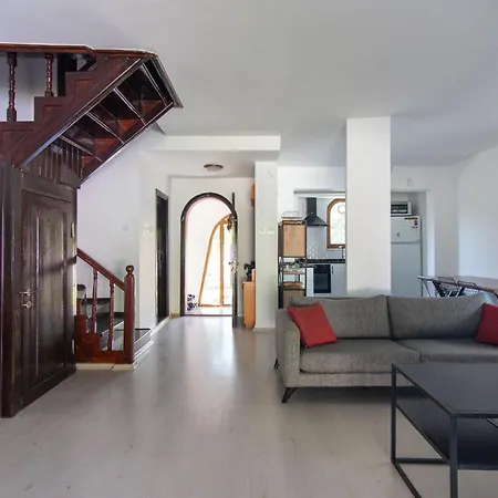 4br Ac Pool Bbq Garden On Bagdat Ave Kirkpinar *