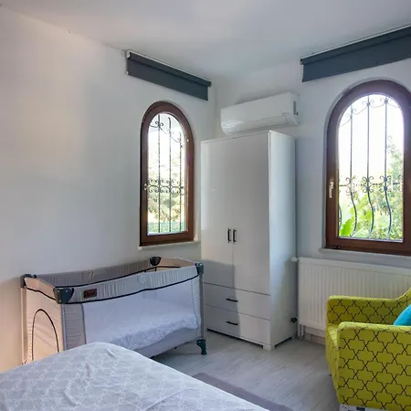Dom wakacyjny 4br Ac Pool Bbq Garden On Bagdat Ave Kirkpinar