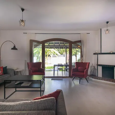 Dom wakacyjny 4br Ac Pool Bbq Garden On Bagdat Ave Kirkpinar