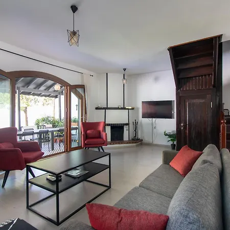 Dom wakacyjny 4br Ac Pool Bbq Garden On Bagdat Ave Kirkpinar