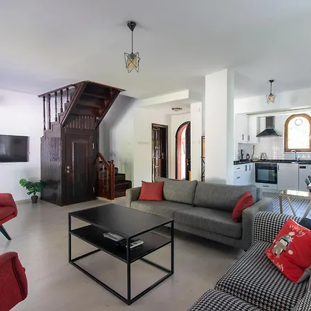 4br Ac Pool Bbq Garden On Bagdat Ave Kirkpinar *